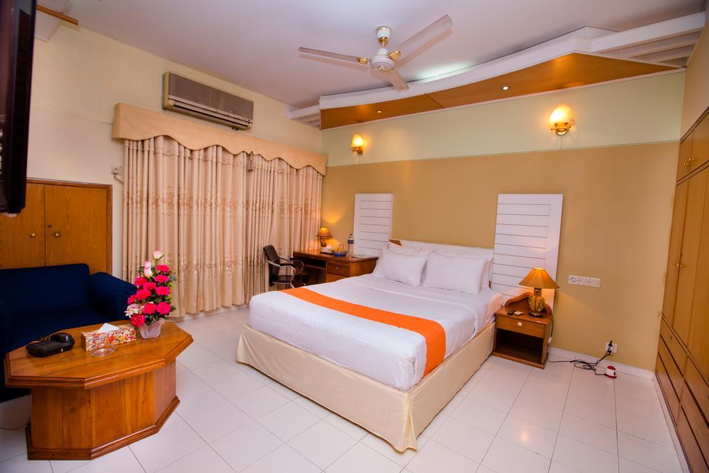Hotel Golden Deer Dakka Kültér fotó