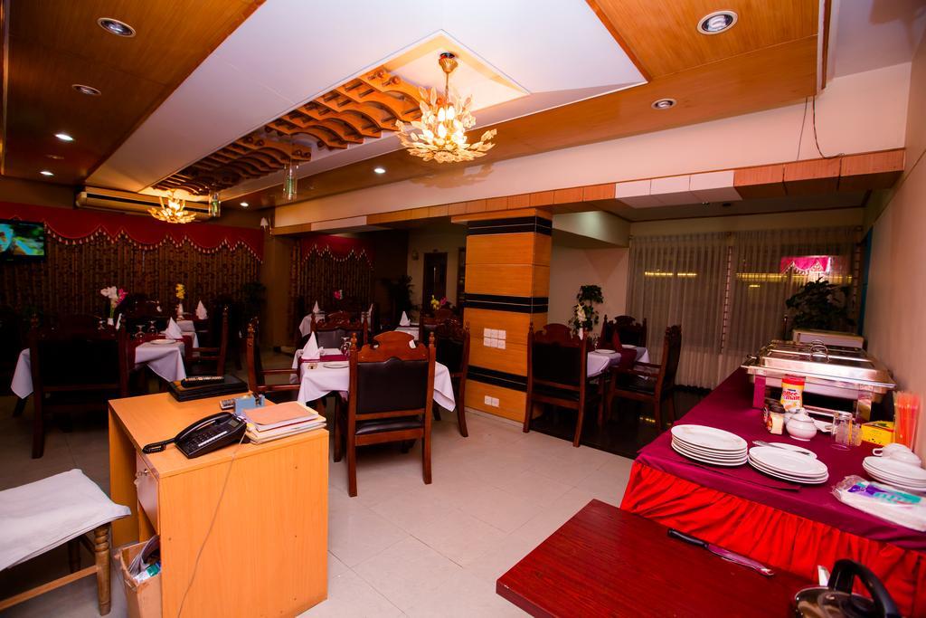 Hotel Golden Deer Dakka Kültér fotó